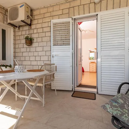 Апартаменти With Parking Space Hvar - 25144